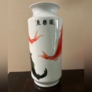 Elegant Fish Design Vase